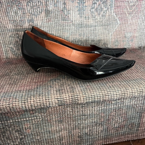 Sz7.5 Kathryn Amberleigh flats with a cute heel - Picture 2 of 5